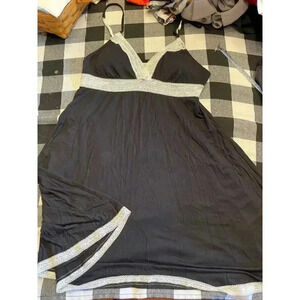 VICTORIAS SECRET Medium M black chemise nightie lingerie nightgown